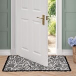 約66 × 114 cm（2'2" × 3'9"）